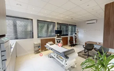 dr n. med. Kamil Koszela, Ortopeda